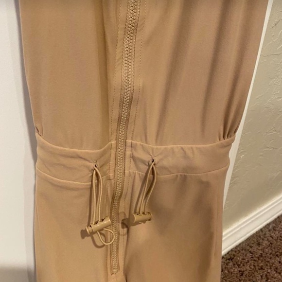 Khaki/camel short romper - Picture 8 of 10